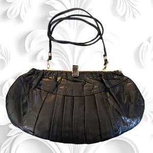 VTG Rare Black Pleated Leather 14" Wide Metal Top Clutch Shoulder Bag